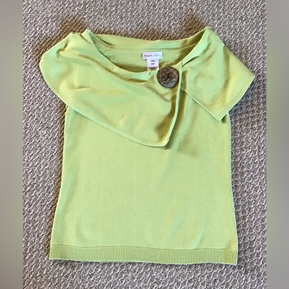 Adorable sleeveless lime green sweater sz S - Picture 1 of 4